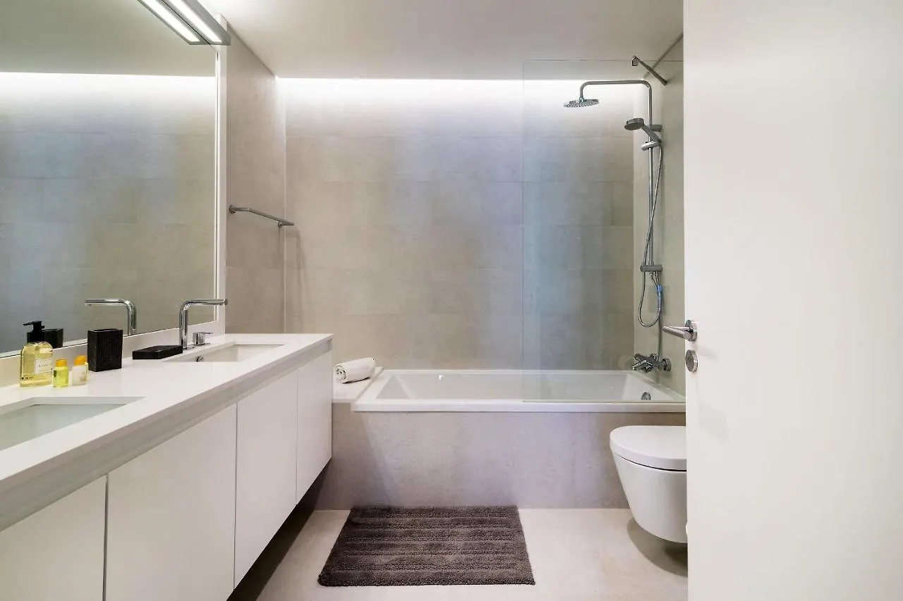 Stunning 2Bdr Apartment In Chiado By Lovelystay Lisboa 0*,  Portugália